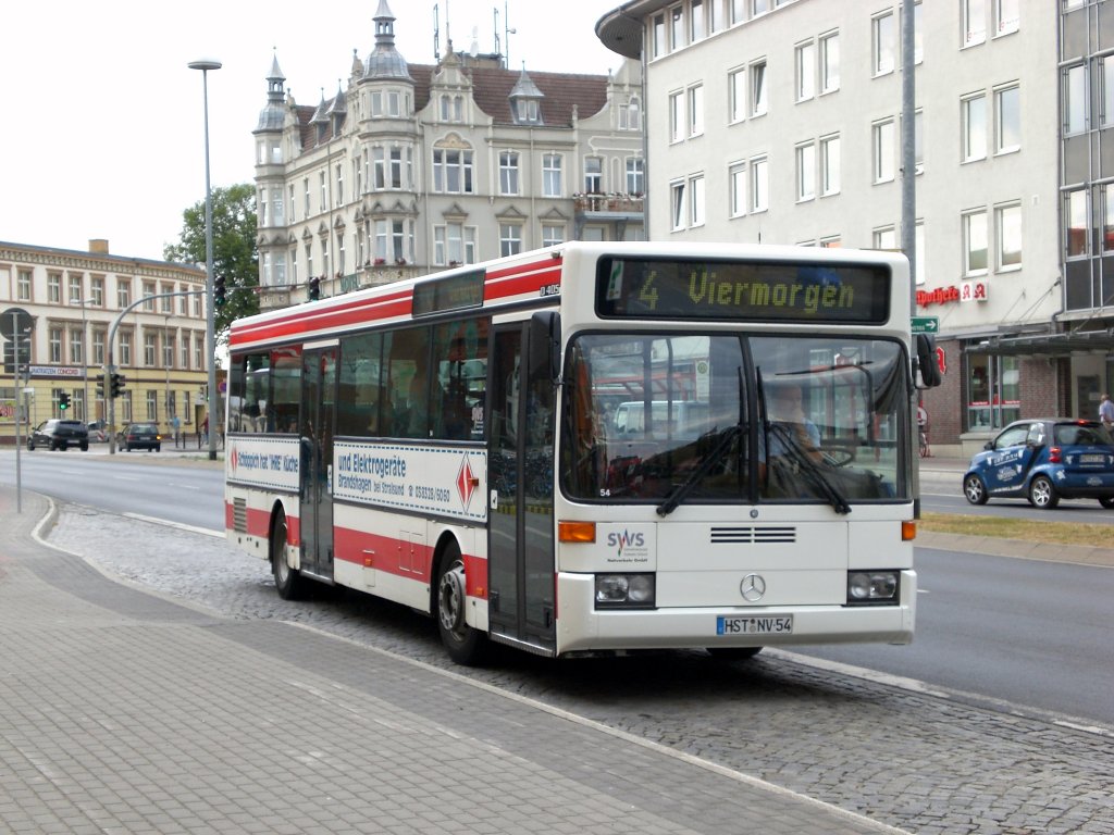 Mercedes-Benz O 405 (Hochflur-Stadtversion) auf der Linie 4 nach Viermorgen am Hauptbahnhof. 

