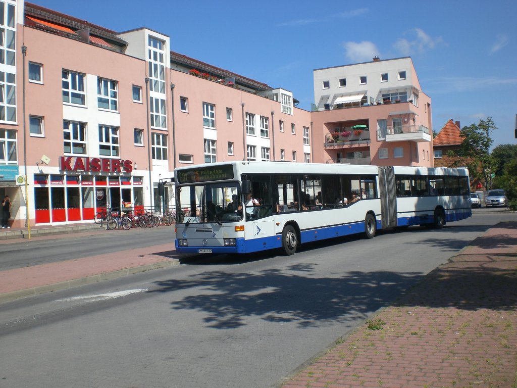 Mercedes-Benz O 405 N (Niederflur-Stadtversion) auf der Linie X1 nach Potsdam Hauptbahnhof an der Haltestelle Stahnsdorf Waldschnke.