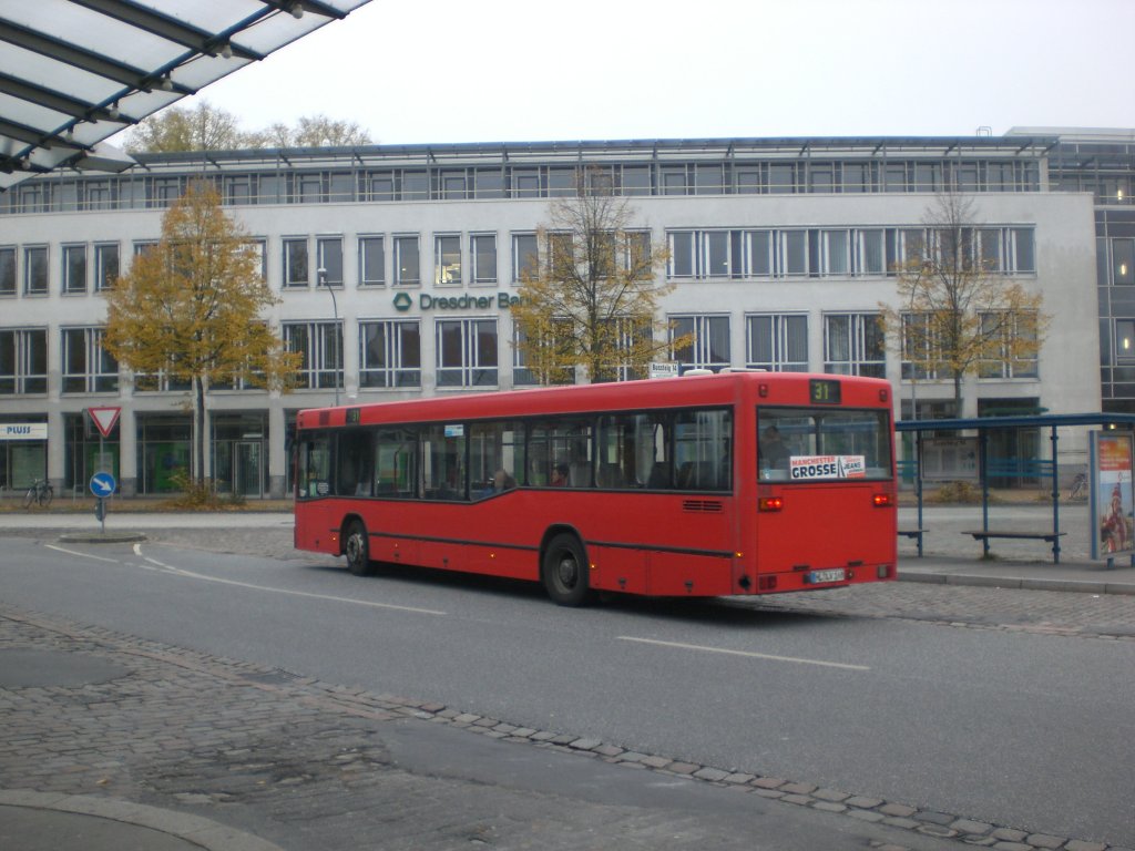Mercedes-Benz O 405 N (Niederflur-Stadtversion) auf der Linie 31 nach Roter Hahn am ZOB/Hauptbahnhof.
