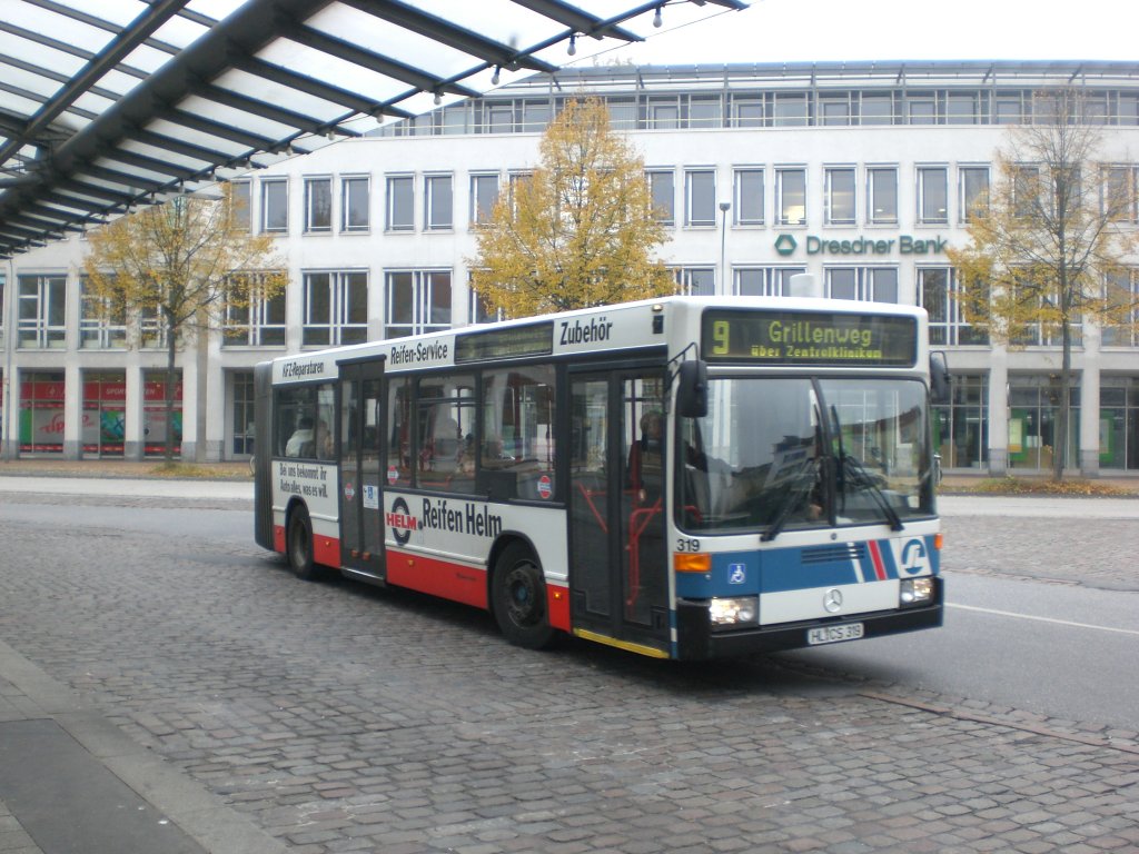 Mercedes-Benz O 405 N (Niederflur-Stadtversion) auf der Linie 9 nach Grillenweg ZOB/Hauptbahnhof. 