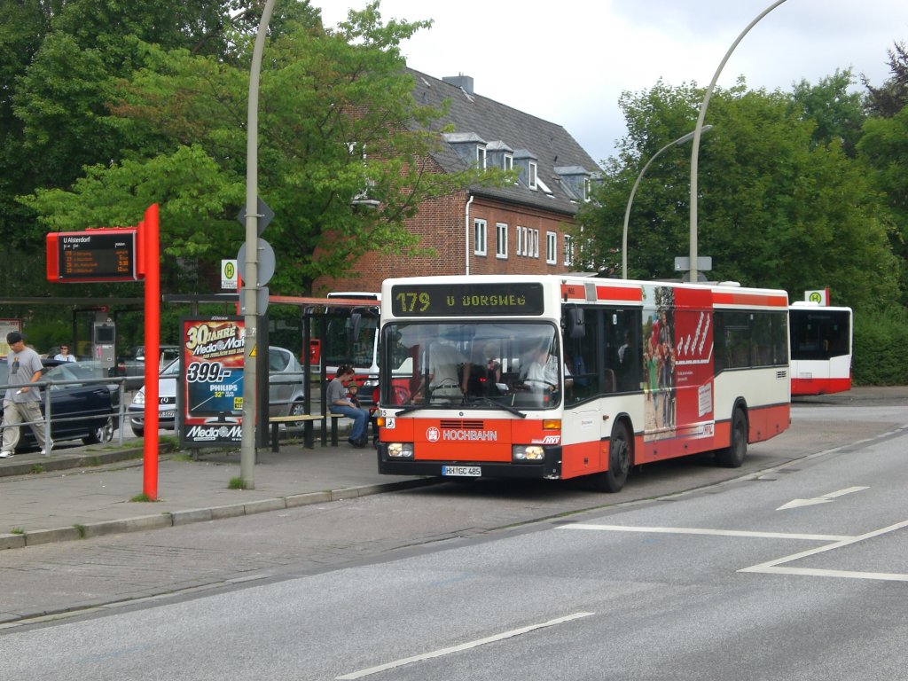 Mercedes-Benz O 405 N (Niederflur-Stadtversion) auf der Linie 179 nach U-Bahnhof Borgweg am U-Bahnhof Alsterdorf.