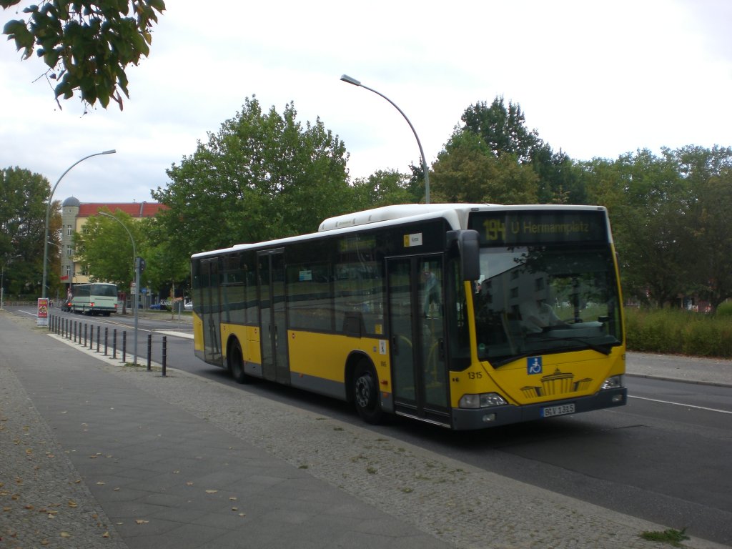 Mercedes-Benz O 530 I (Citaro) auf der Linie 194 nach U-Bahnhof Hermannplatz am S-Bahnhof Nldnerplatz/Schlichtallee.