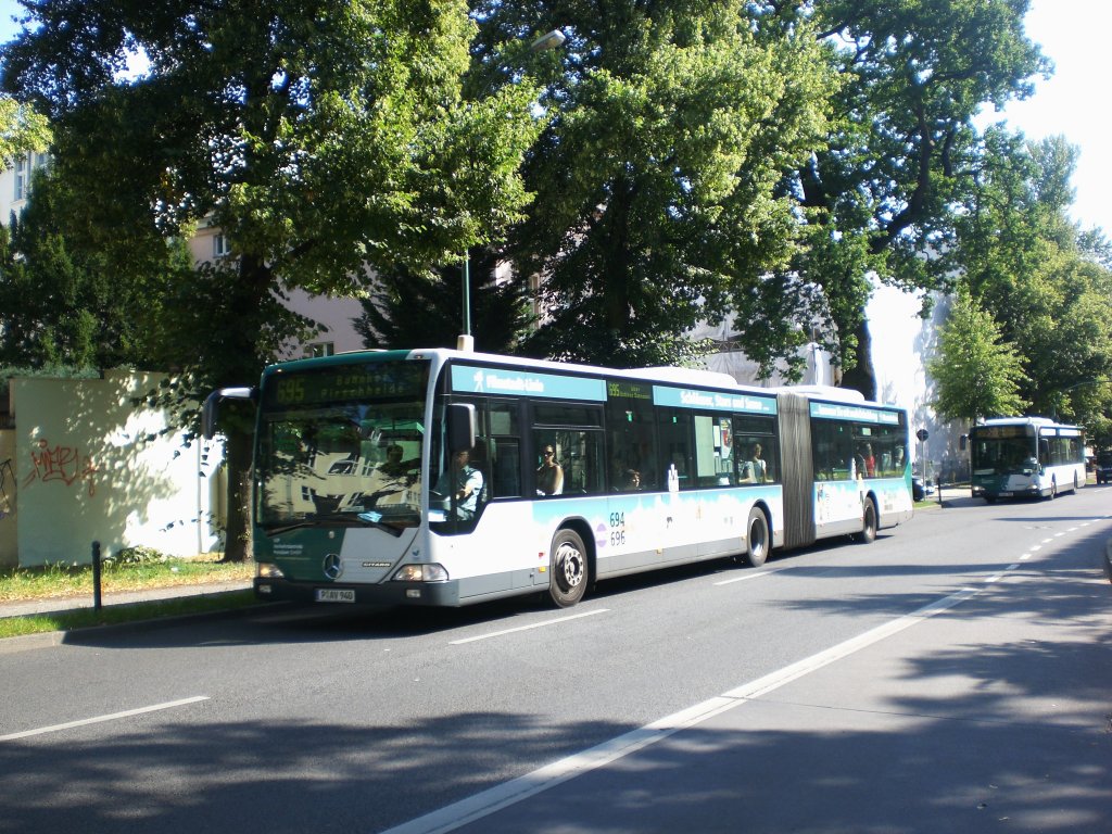 Mercedes-Benz O 530 I (Citaro) auf der Linie 695 nach Bahnhof Pirschheide an der Haltestelle Reiterweg/Jgerallee.