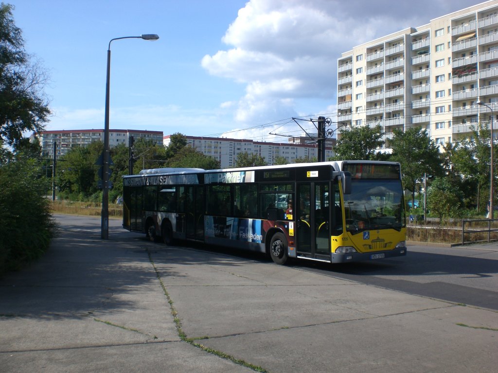 Mercedes-Benz O 530 I (Citaro) auf der Linie 154 nach U-Bahnhof Elsterwerdaer Platz an der Haltestelle Marzahn Jan-Petersen-Strae.