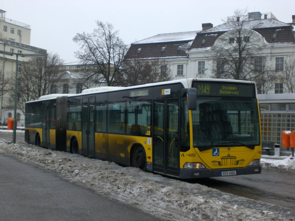 Mercedes-Benz O 530 I (Citaro) auf der Linie M45 nach Spandau Johannesstift an der Haltestelle Hertzallee.