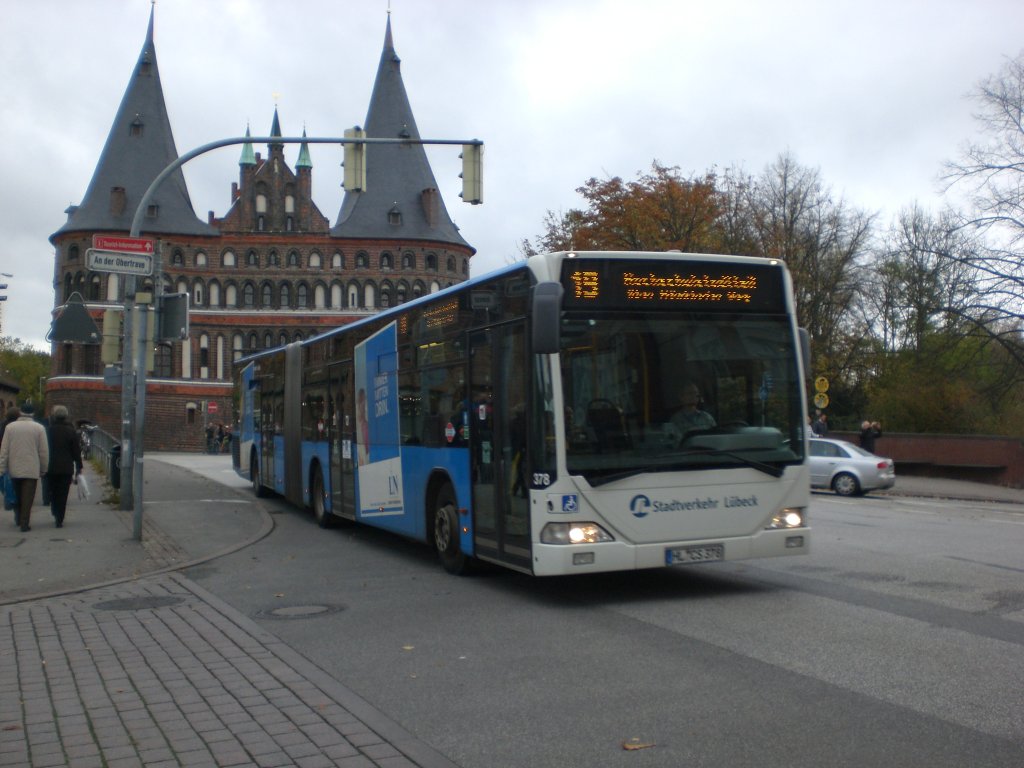 Mercedes-Benz O 530 I (Citaro) auf der Linie 19 nach Hochschulstadtteil an der Haltestelle Holstentorplatz.