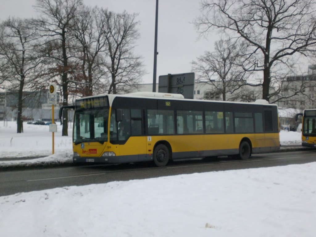 Mercedes-Benz O 530 I (Citaro) auf der Linie 162 nach Flughafen Schnefeld am S-Bahnhof Adlershof.
