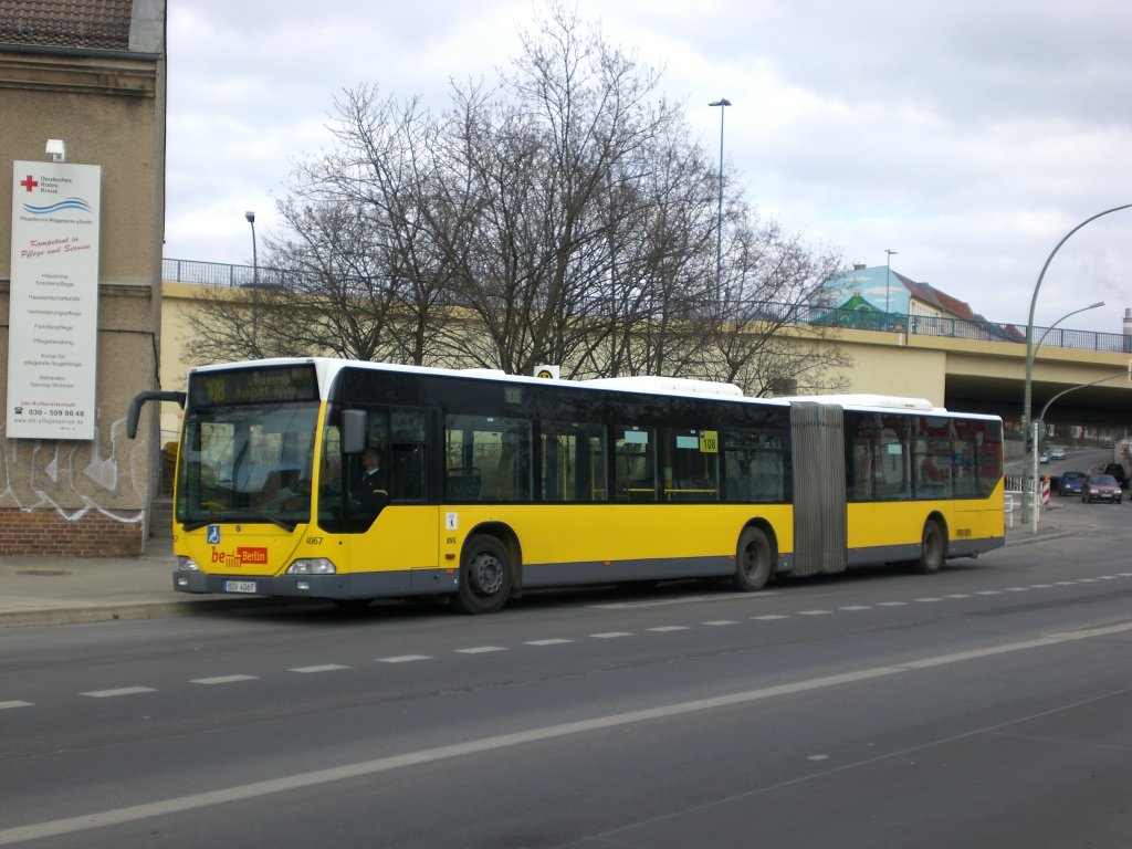 Mercedes-Benz O 530 I (Citaro) auf der Linie 108 nach Waldesruh Mahlsdorfer Allee am S+U Bahnhof Lichtenberg.