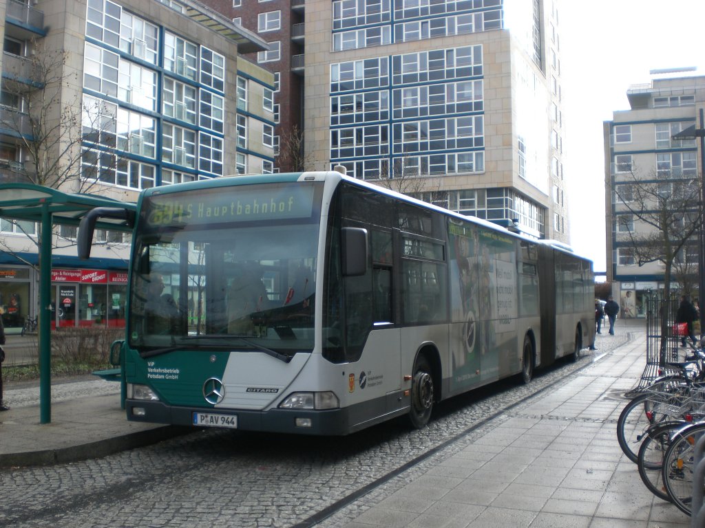 Mercedes-Benz O 530 I (Citaro) auf der Linie 694 Hauptbahnhof an der Haltestelle Drewitz Stern-Center/Gerlachstrae.