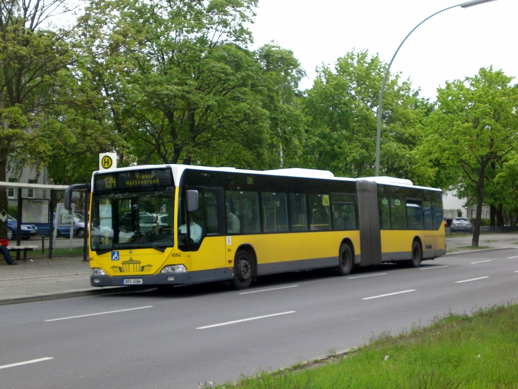 Mercedes-Benz O 530 I (Citaro) auf der Linie 134 nach Kladow Hottengrund an der Haltestelle Spandau Am Omnibushof.