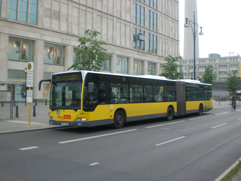 Mercedes-Benz O 530 I (Citaro) auf der Linie 200 nach Prenzlauer Berg Michelangelostrae am S+U Bahnhof Alexanderplatz.