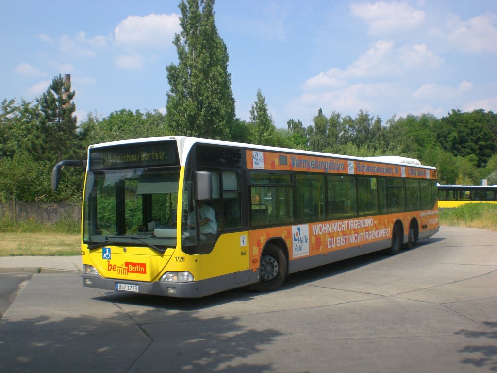 Mercedes-Benz O 530 I (Citaro) auf der Linie 259 nach Malchow Dorfstrae an der Haltestelle Weiensee Stadion Buschallee/Hansastrae.