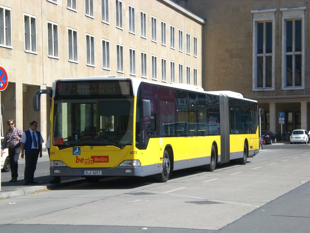 Mercedes-Benz O 530 I (Citaro) als Shuttelbus zwischen Flughafen Tempelhof und S+U Bahnhof Tempelhof.