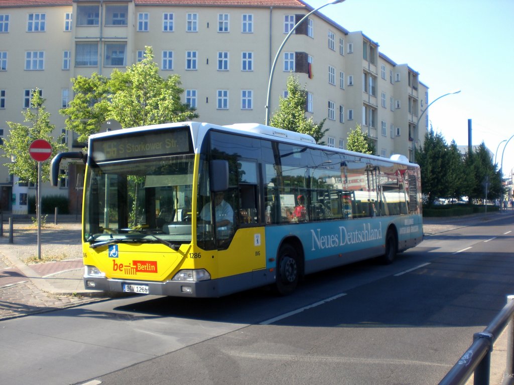 Mercedes-Benz O 530 I (Citaro) auf der Linie 156 nach S-Bahnhof Storkower Strae an der Haltestelle Prenzlauer Berg Prenzlauer Allee/Ostseestrae.