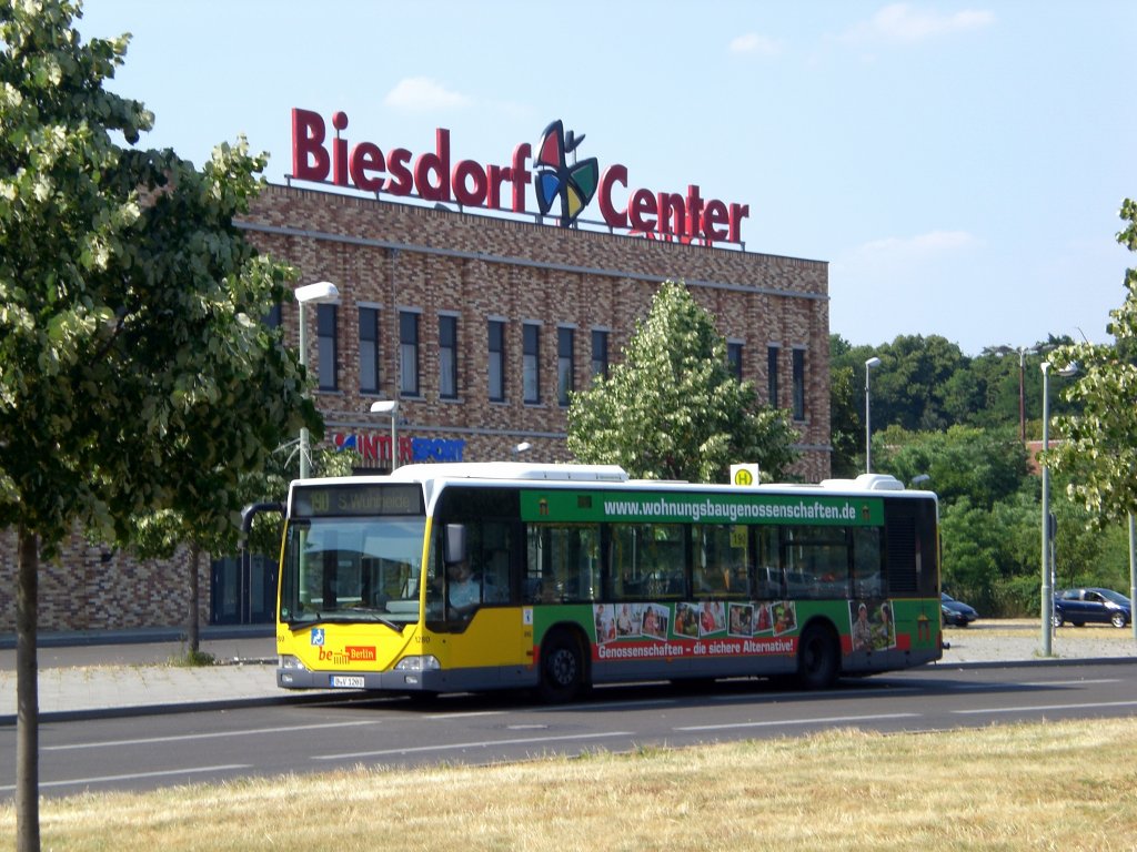 Mercedes-Benz O 530 I (Citaro) auf der Linie 190 nach S-Bahnhof Wuhlheide am U-Bahnhof Elsterwerdaer Platz.