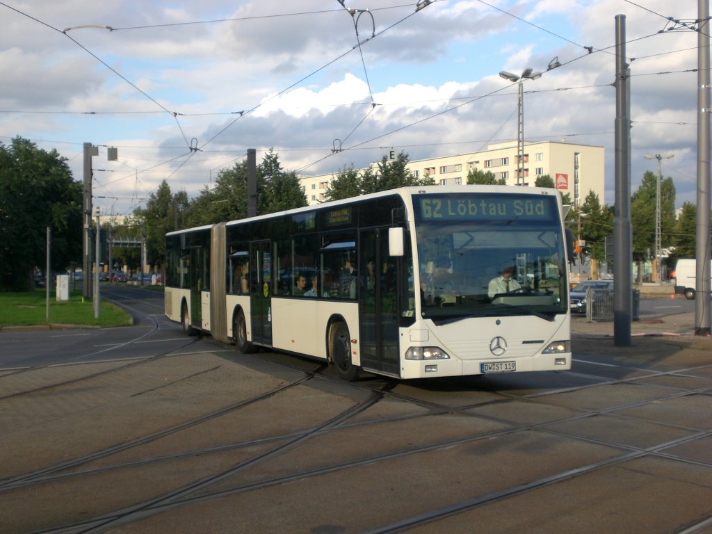 Mercedes-Benz O 530 I (Citaro) auf der Linie 62 nach Lbtau Sd an der Haltestelle Pirnaischer Platz.
