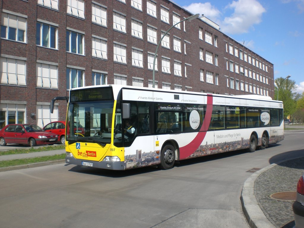 Mercedes-Benz O 530 I (Citaro) auf der Linie M49 nach Staaken Reimerweg an der Haltestelle Hertzallee.