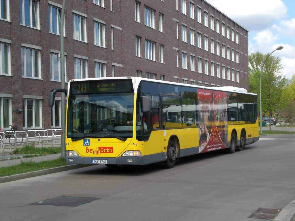 Mercedes-Benz O 530 I (Citaro) auf der Linie 249 nach Grunewald Roseneck an der Haltestelle Hertzallee.
