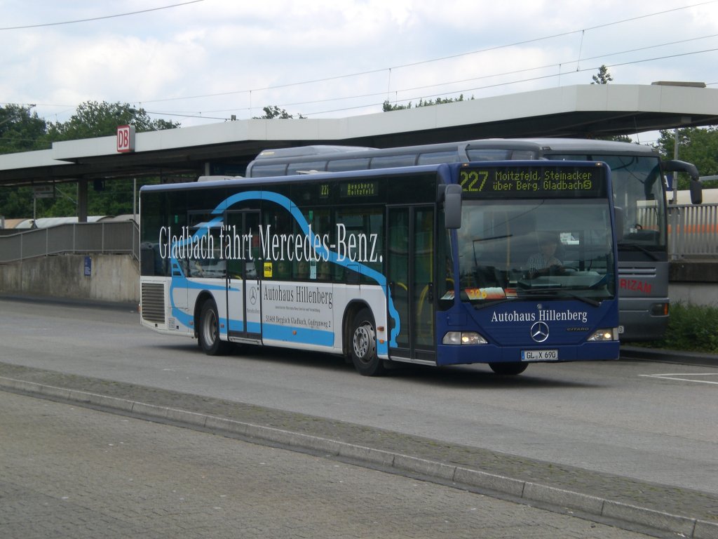 Mercedes-Benz O 530 I (Citaro) auf der Linie 227 nach Bergisch Gladbach, Moitzfeld am S-Bahnhof Leverkusen Mitte.(9.7.2012)
 
