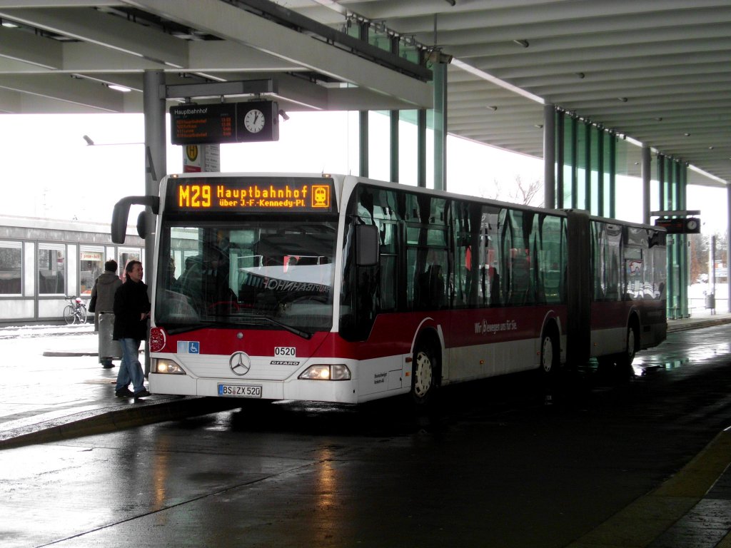 Mercedes-Benz O 530 I (Citaro) auf der Linie M29 am Hauptbahnhof Braunschweig.(12.3.2013) 