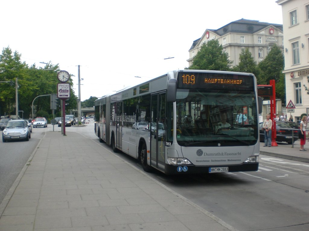 Mercedes-Benz O 530 II (Citaro Facelift) auf der Linie 5 nach Hauptbahnhof/ZOB am U-Bahnhof Stephansplatz.