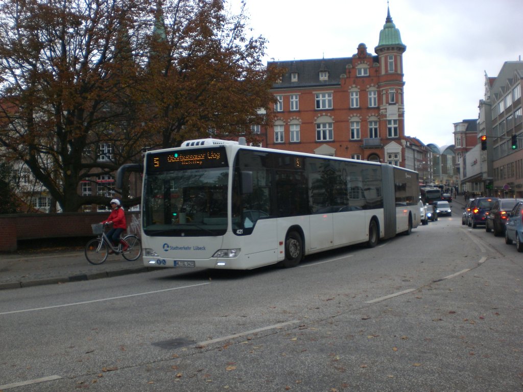 Mercedes-Benz O 530 II (Citaro Facelift) auf der Linie 5 nach Oberbssauer Weg an der Haltestelle Holstentorplatz.