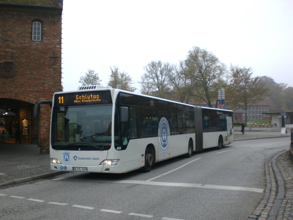 Mercedes-Benz O 530 II (Citaro Facelift) auf der Linie 11 nach Schlutup/Markt an der Haltestelle Holstentorplatz.
