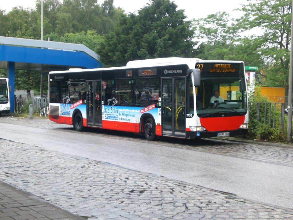 Mercedes-Benz O 530 II (Citaro Facelift) auf der Linie 27 nach Jenfeld Zentrum am U-Bahnhof Billstedt.