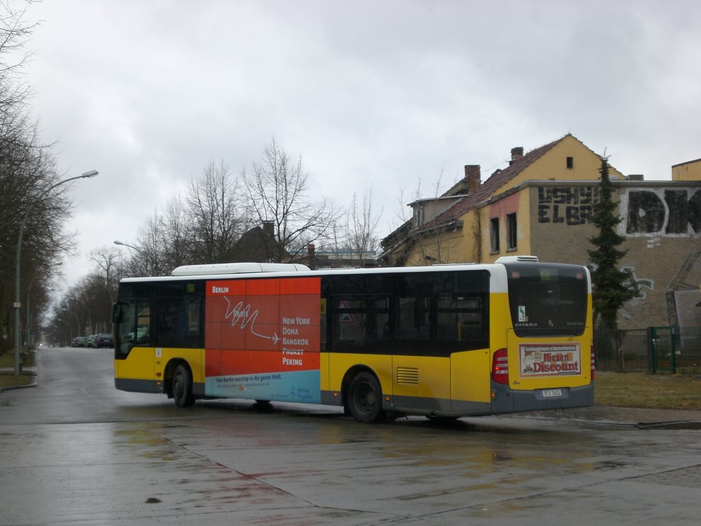 Mercedes-Benz O 530 II (Citaro Facelift) auf der Linie 156 nach Prenzlauer Berg Michelangelostrae an der Haltestelle Weiensee Stadion Buschallee/Hansastrae.