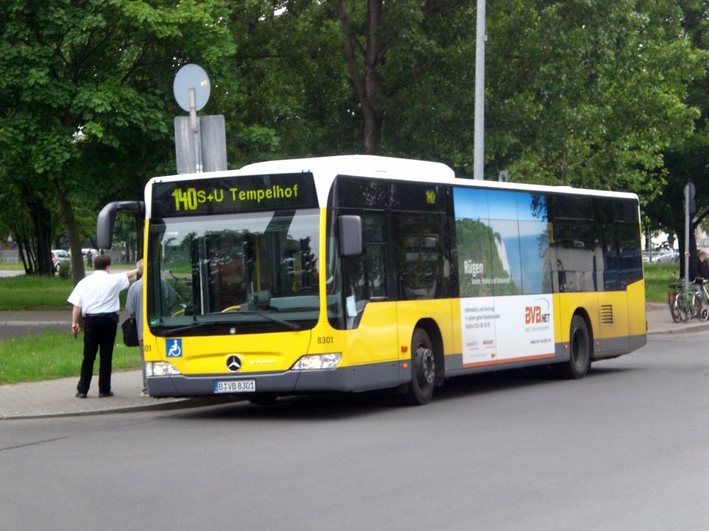 Mercedes-Benz O 530 II (Citaro Facelift) auf der Linie 140 nach S+U Bahnhof Tempelhof am Ostbahnhof.