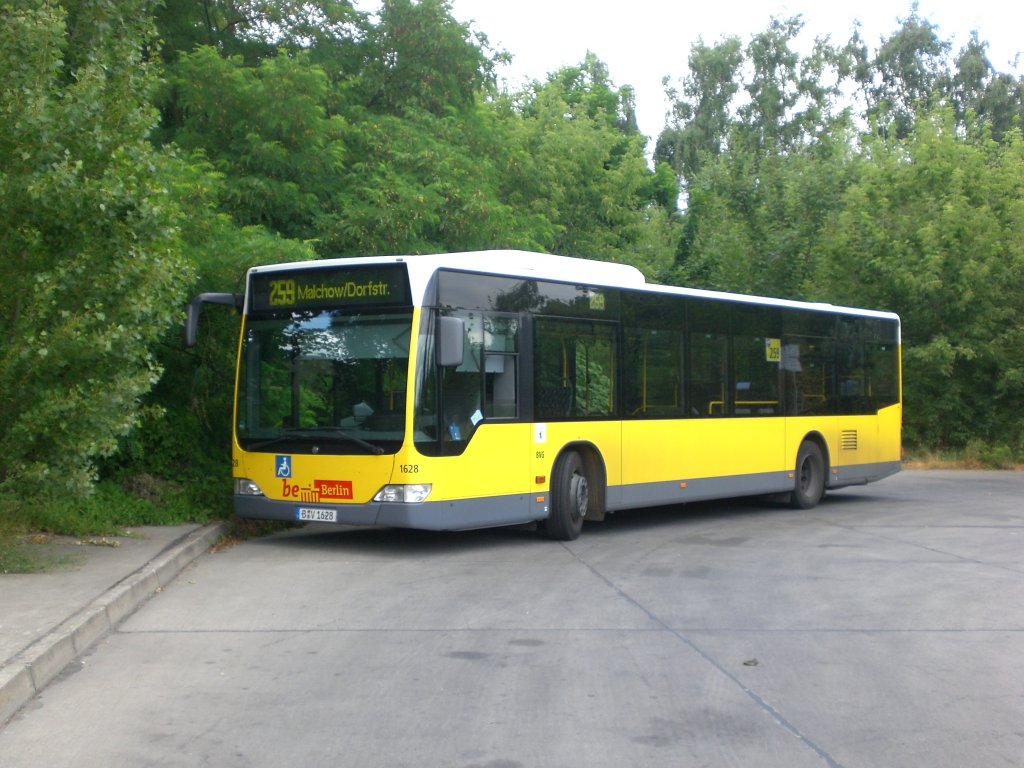 Mercedes-Benz O 530 II (Citaro Facelift) auf der Linie 259 nach Malchow Dorfstrae an der Haltestelle Weiensee Stadion Buschallee/Hansastrae.