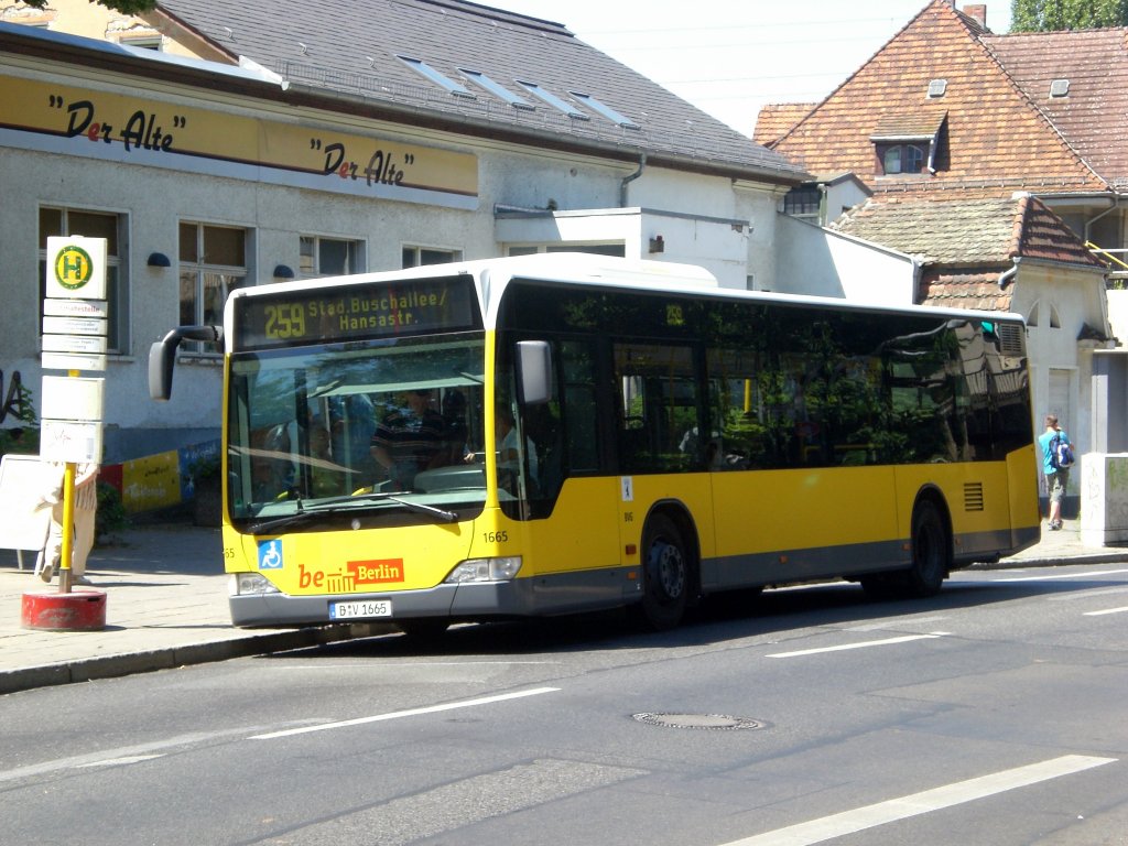 Mercedes-Benz O 530 II (Citaro Facelift) auf der Linie 259 nach Weiensee Stadion Buschallee/Hansastrae am S-Bahnhof Buch.