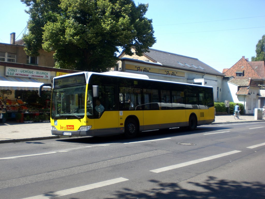 Mercedes-Benz O 530 II (Citaro Facelift) auf der Linie 251 nach Buch Zepernicker Strae am S-Bahnhof Buch.