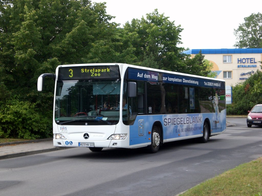 Mercedes-Benz O 530 II (Citaro Facelift) auf der Linie 3 nach Strelapark/Zoo an der Haltestelle Hans-Fallada-Strae.
