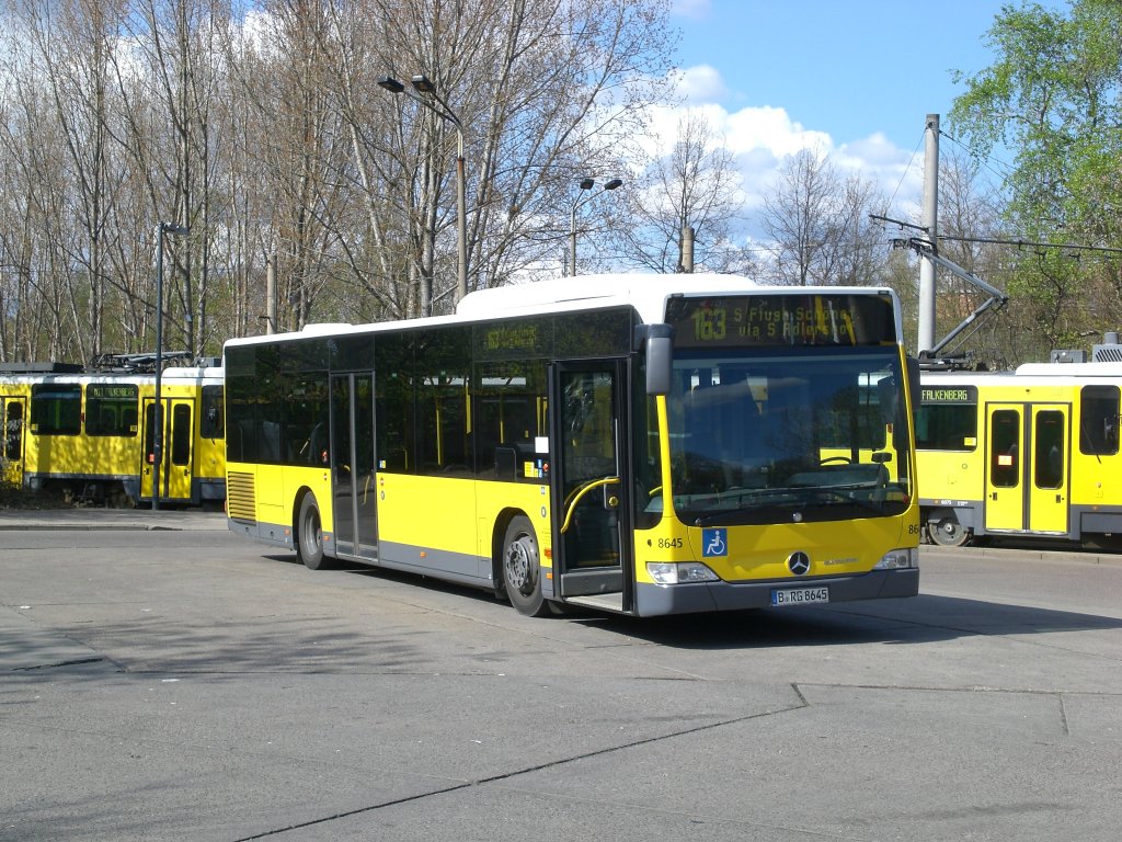 Mercedes-Benz O 530 II (Citaro Facelift) auf der Linie 163 nach S-Bahnhof Flughafen Schnefeld am S-Bahnhof Schneweide/Sterndamm.