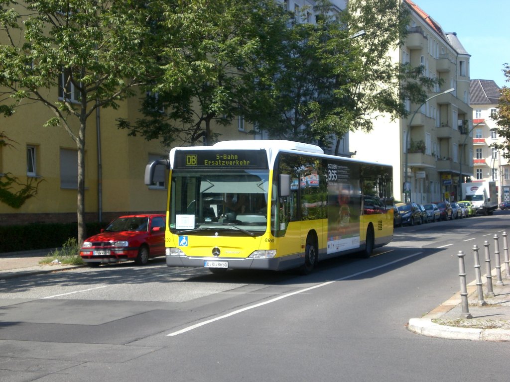 Mercedes-Benz O 530 II (Citaro Facelift) als SEV fr die S-Bahnlinien 8,9 und 41 Richtung S-Bahnhof Ostkreuz am S-Bahnhof Prenzlauer Allee.(20.8.2011)