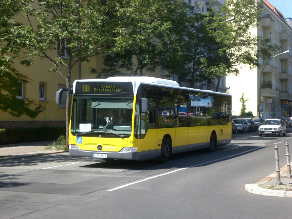 Mercedes-Benz O 530 II (Citaro Facelift) als SEV fr die S-Bahnlinien 8,9 und 41 Richtung S-Bahnhof Ostkreuz am S-Bahnhof Prenzlauer Allee.(20.8.2011)