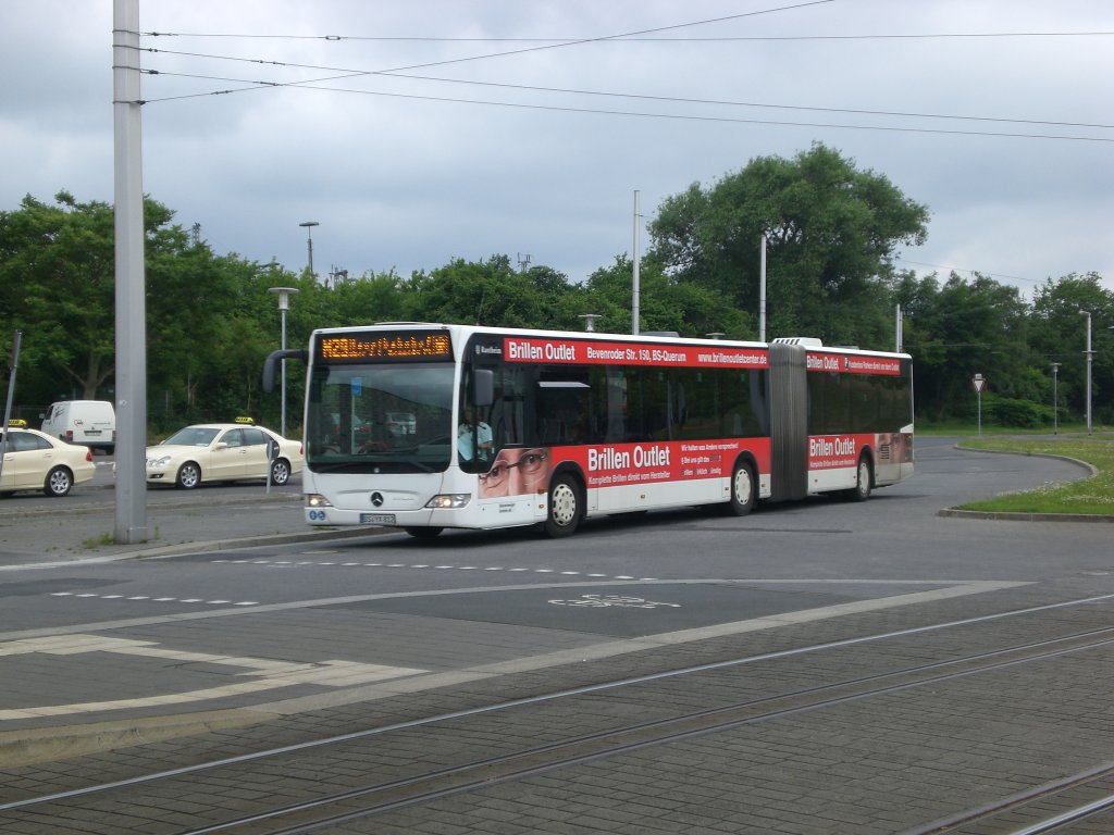 Mercedes-Benz O 530 II (Citaro Facelift) auf der Linie M29 am Hauptbahnhof Braunschweig.(21.6.2012)
 
