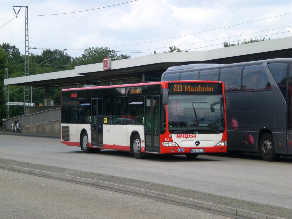 Mercedes-Benz O 530 II (Citaro Facelift) auf der Linie 233 nach Monheim Busbahnhof am S-Bahnhof Leverkusen Mitte.(9.7.2012)
 
