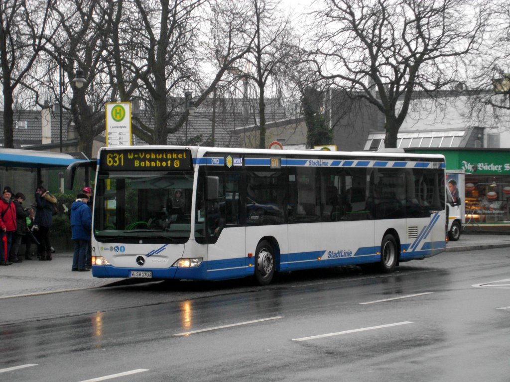 Mercedes-Benz O 530 II (Citaro Facelift) auf der Linie 631 nach S-Bahnhof Wuppertal Vohwinkel an der Haltestelle Wuppertal-Vohwinkel Lienhardplatz.(19.2.2013) 