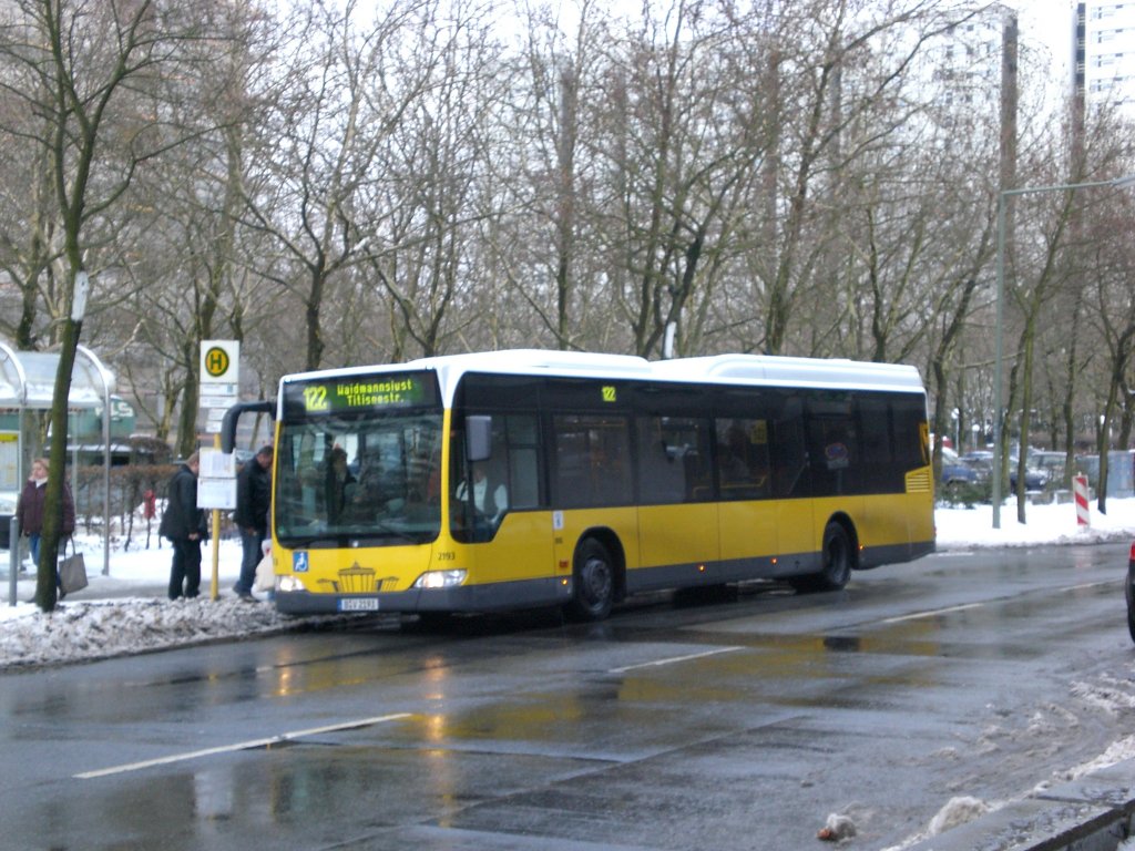 Mercedes-Benz O 530 LE  (Citaro) auf der Linie 122 nach Waidmannslust Titiseestrae an der Haltestelle Mrkisches Viertel Mrkische Zeile.