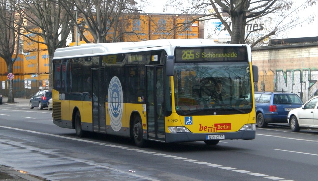 Mercedes-Benz O 530 LE  (Citaro) auf der Linie 265 nach S-Bahnhof Schneweide an der Haltestelle Kreuzberg Eisenbahnstrae.(11.3.2011)