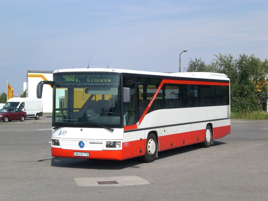 Mercedes-Benz O 550 (Integro) auf der Linie 468 nach Angermnde am ZOB Schwedt.(13.7.2011)