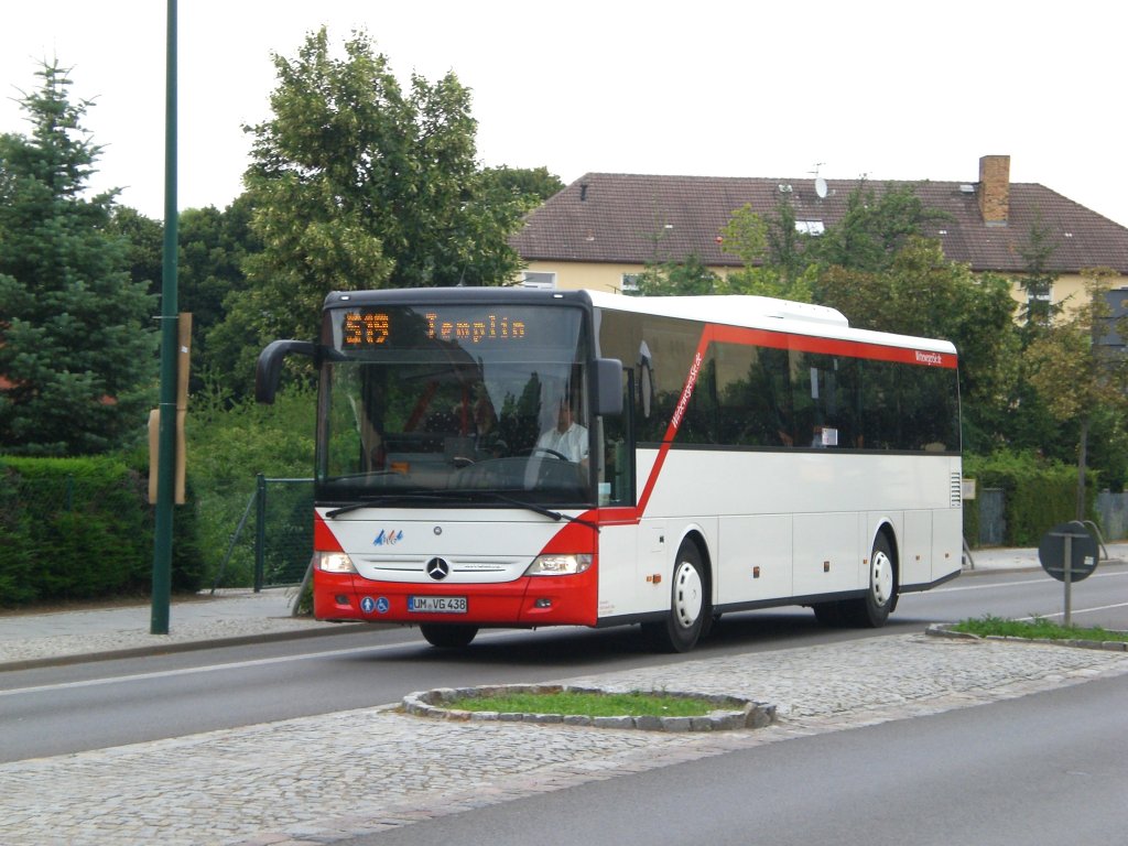 Mercedes-Benz O 550 (Integro) auf der Linie 519 nahe vom ZOB Templin.(13.7.2011)