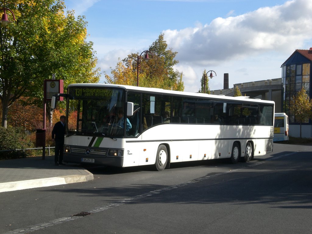 Mercedes-Benz O 550 (Integro) auf der Linie 131 nach Sondershausen am ZOB Mhlhausen.(8.10.2012) 