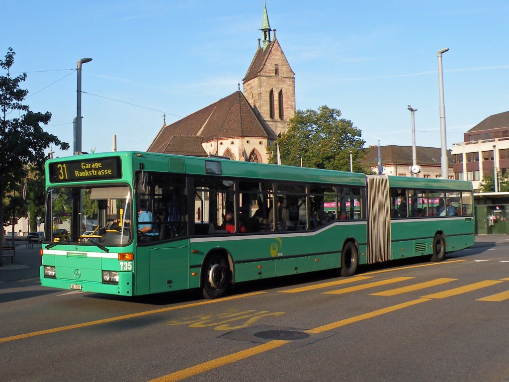 Mercedes Bus mit der Betriebsnummer 735 auf der Linie 31 beim Wettsteinplatz in Basel. Die Aufnahme stammt vom 16.09.2011.