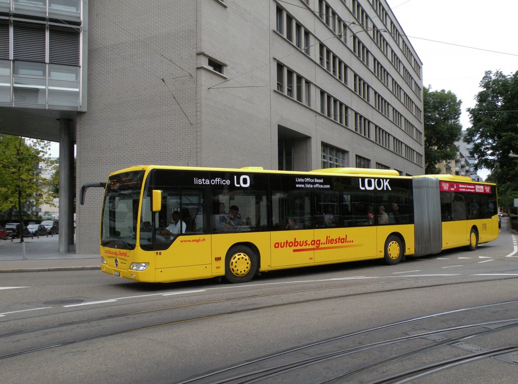 Mercedes Citaro der AAGL mit der Betriebsnummer 98 auf der Linie 81 fhrt zur Endhaltestelle am Aeschenplatz. Die Aufnahme stammt vom 18.09.2012.
