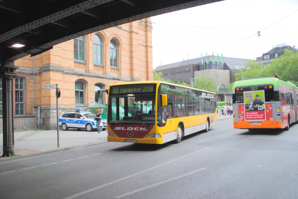 Mercedes Citaro, fhrt am 30.06.10. in die Bahnhofsunterfhrung am Hauptbahnhof ein. 