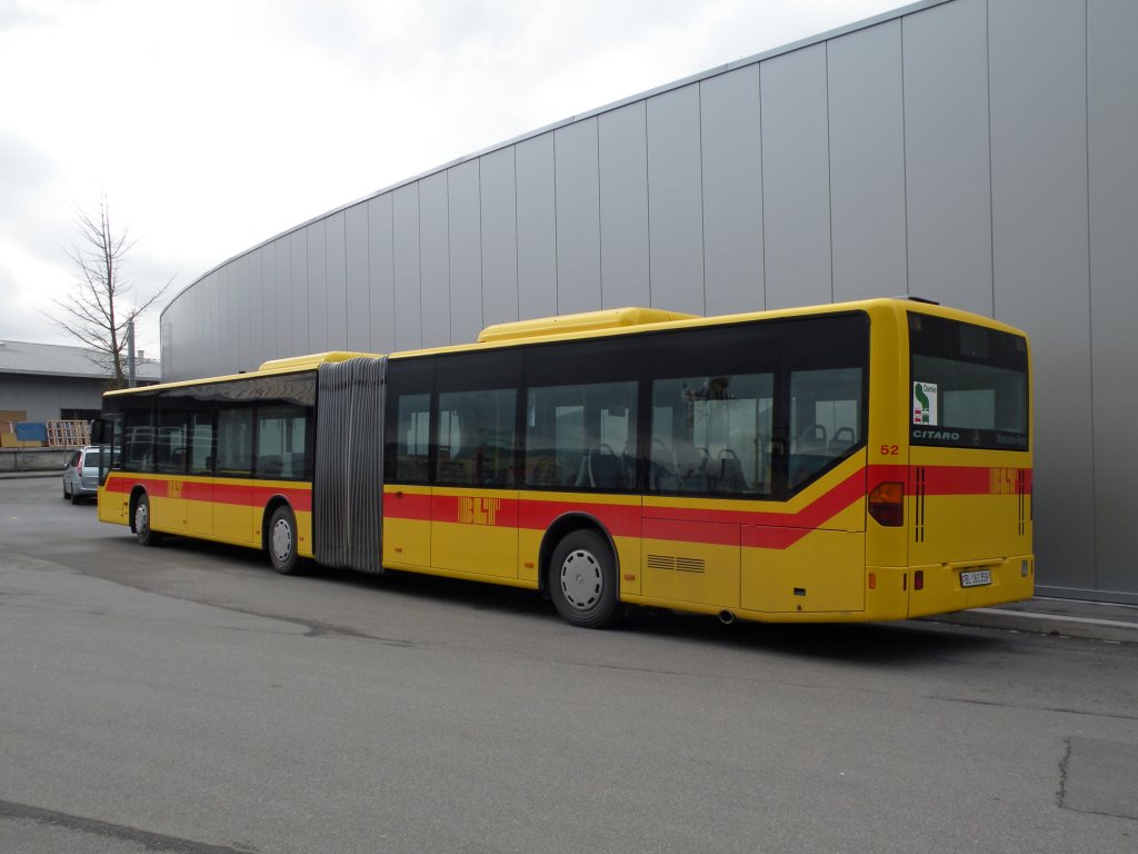 Mercedes Citaro Gelenkbus der BLT mit der Betriebsnummer 52 beim Depot Hslimatt. Die Aufnahme stammt vom 19.01.2011.
