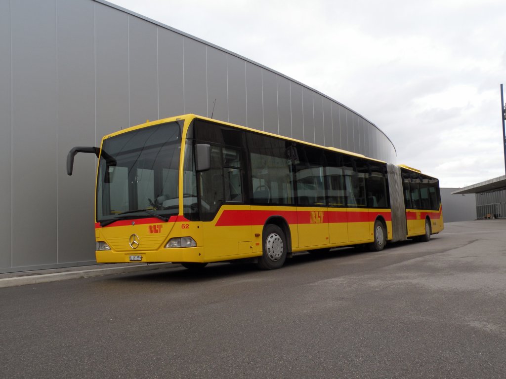 Mercedes Citaro Gelenkbus der BLT mit der Betriebsnummer 52 beim Depot Hslimatt. Die Aufnahme stammt vom 19.01.2011.